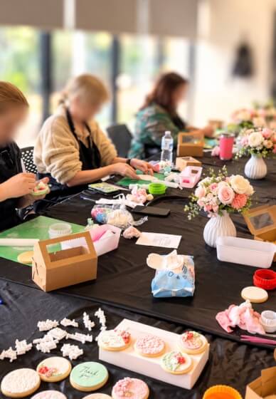 Christmas Candle Cake Decorating Workshop
