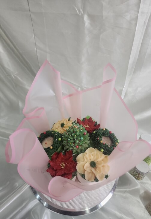 Christmas Floral Cupcake Bouquet Workshop