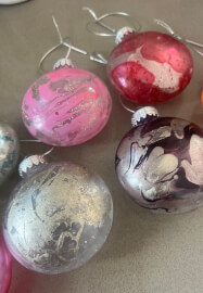 Christmas Ornament Marbling with Nail Polish Workshop with Wilma