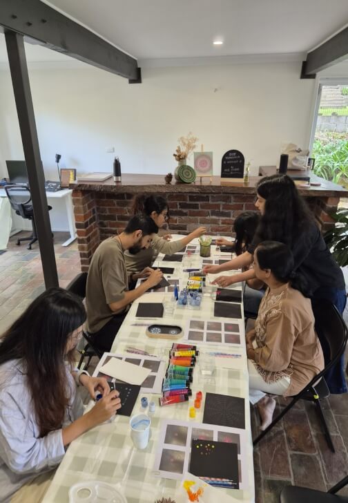 Painting class in Springwood