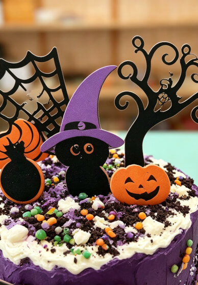 Festive Cake Decorating Class: Halloween Cake