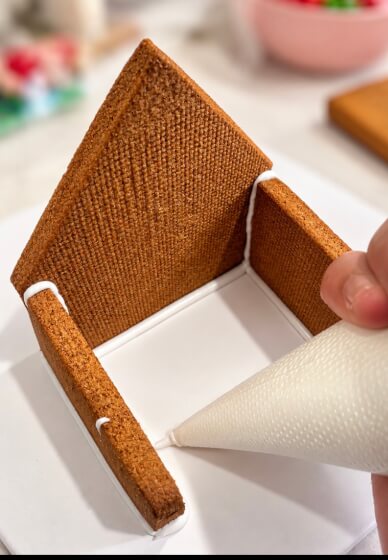 Gingerbread House Decorating Workshop