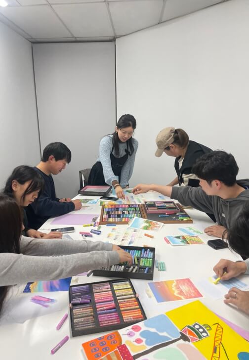 Painting class in Meadowbank with Ginaon Arts