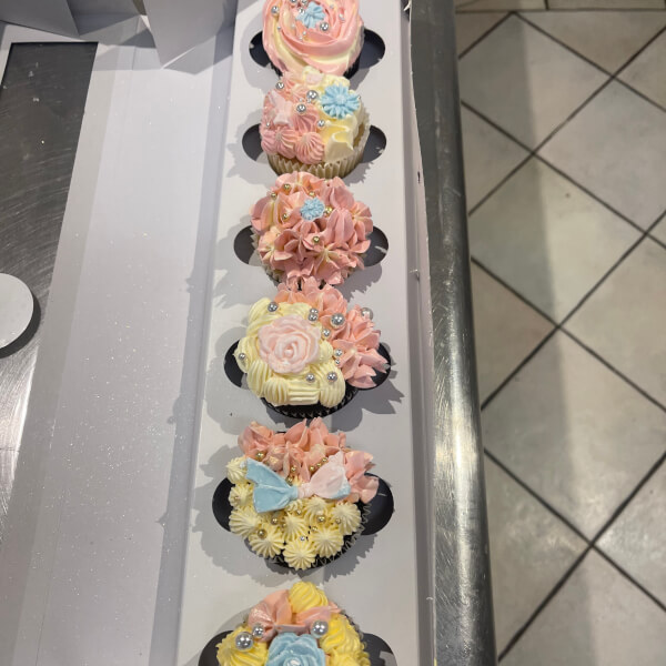 Cupcake Making Class: Swiss Meringue Buttercream review by Tuyet Do C/o Jasper Do - Adelaide