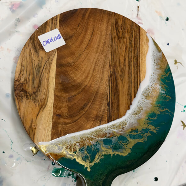 Resin Art Class: Cheeseboard and Coasters review by Carolina Hernandez - Sydney