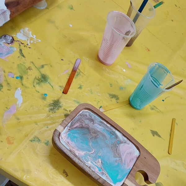 Resin Art Class: Cheeseboard and Coasters review by Heidi Vesnaver - Sydney