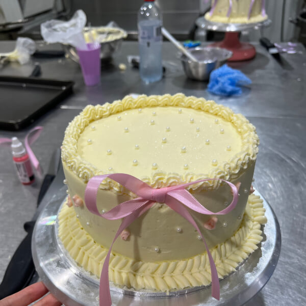 Vintage White Chocolate Piping Cake Class review by Jamie Kanawati - Sydney